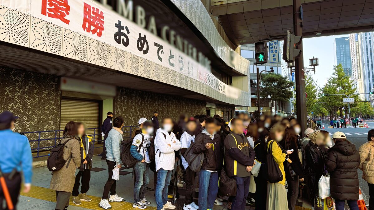 押し寄せる歓声と雑踏の中で──阪神パレードで果たしたイーフロの使命